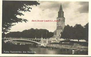 Turku, Tuomiokirkko  - paikkakuntakortti, kulkenut 5.4.1932 merkki puuttuu