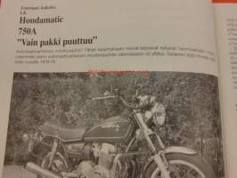 Huimapyörä. Veteraanimoottoripyöräklubin jäsenlehti  2000/5 sis mm,kokeilussa Honda 750 A &quot;vain pakki puuttuu&quot;.XXV veteraaniralli 2000.ym.