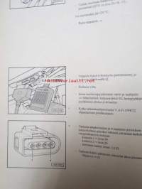 Korjausohjeiden Volkswagen Polo 1995&gt;, Mtronic-suihkutus- ja sytytysjärjestelmä (2-ventt.,rullakeinuvipu), moottorin tunnus, AKK, AKP,ALD,AUC,AUD.