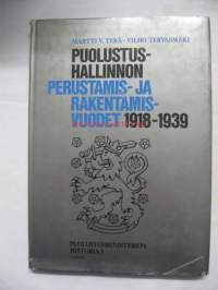 Puolustusministeriön historia 1 - 2  1. Puolustushallinnon perustamis- ja rakentamisvuodet 1918 - 1939  2. Puolustushallinto sodan ja rauhan aikana 1939 - 1978