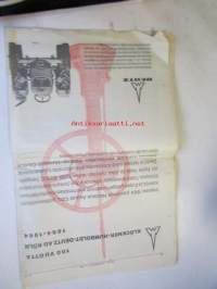 Koneviesti 1964 nr 20 -mm. Koneellista putkenlaskua kokeiltiin, Maailmannäyttely, Kuivatusolosuhteista Hollanissa, DLG:n salaojituspäivät Kynnön SM, Kipattava