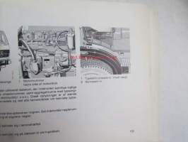 Mercedes-Benz Instructionsbog 1414, 1417 C, 1419 C, 1614, 1617 C, 1619 C, 2219 C. 4 erillistä voitelu- ja rasvauskaaviota-