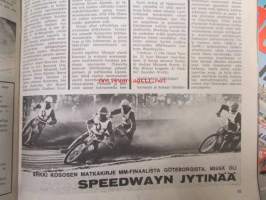 Vauhdin Maailma 1971 nr 12 -mm. Baja 1000 kilpaa skorpionien kanssa, Jackie Stewart heittää huulta, 6 kylmää tuntia Berliinissä 16 eri moottoriveluokkaa, Onko