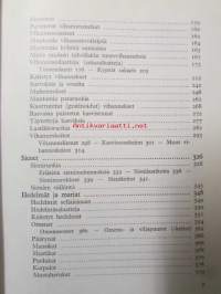 Kodin kasvisruoka maito-kasvisjärjestelmän puitteissa (1065 valmistusohjetta 36 värikuvaa liitteenä sienikartta)