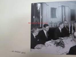 Scankraft 30-vuotis juhlakokous Helsinki 1962 -kokouksen valokuva-albumi, joka teetetty juhlavieraille, ammattikuvaajan korkealuokkaisia otoksia tehtaista, mm.