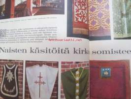 Kotiliesi 1963 nr 7. Aiheita: Tove Jansson kertoo Pikku Myystä ja Ninnistä.Naisten käsitöitä kirkon somisteena, kuvia Hollolan kirkosta ja käsitöistä.