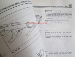 Mazda 929 Workshop Manual -korjaamokäsikirja, englanninkileinen