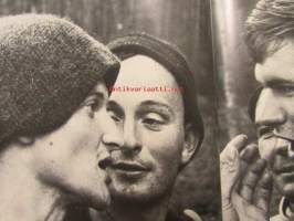 Purje ja Moottori 1970 nr 12 -mm. Kesäkeli ilman suolaa, Purjekelkka kutsuu, Pohjolan ylpein joutsen, Menneisyyden mestari ja manttelinperijät vertailutestit,