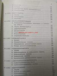 Nykyajan reservin upseeri ja aliupseeri.