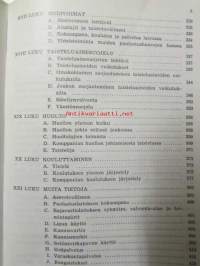 Nykyajan reservin upseeri ja aliupseeri.