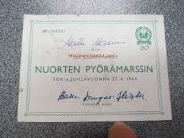 Matti Malmi on suorittanut Nuorten Pyörämarssin SOK:n juhlavuonna 27.6.1964 -osanottotodiste