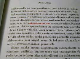 Viides Avenue ja Rooman kukkulat : diplomaattielämän arkea ja juhlaa