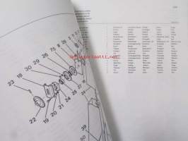 Massey Ferguson 240 Combine Parts book - Leikkuupuimurin varaosakirja, 5 kielen versio