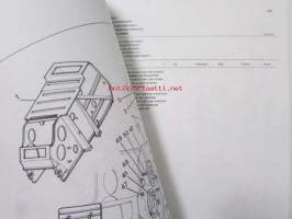 Massey Ferguson 240 Combine Parts book - Leikkuupuimurin varaosakirja, 5 kielen versio