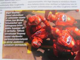 Vauhdin Maailma 2007 nr 9-10 -mm. Formuloissa tieto liikkuu laittomasti, Formula 1 GP:t Eurooppa, Iso-Britannia ja Unkari, Playboy ja Rättikauppias Flavio Briatore