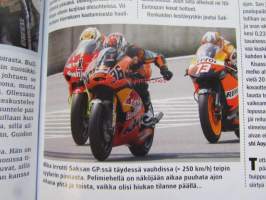 Vauhdin Maailma 2007 nr 9-10 -mm. Formuloissa tieto liikkuu laittomasti, Formula 1 GP:t Eurooppa, Iso-Britannia ja Unkari, Playboy ja Rättikauppias Flavio Briatore