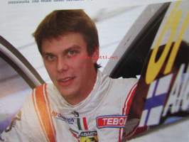 Vauhdin Maailma 2007 nr 11 -mm. Iso-G valmiina paluuseen, Timo Salosen surkein kisa, Nissan Navara, Huikea lahjakkuus Anton Alen, WRC Saksa, SM Mikkeli ja
