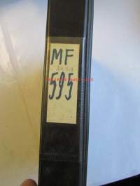 Massey-Ferguson MF 595 Parts Book -varaosaluettelo 4:llä eri kielellä.
