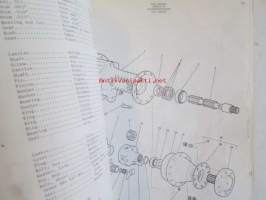 Massey-Ferguson MF 188 Parts Book -varaosaluettelo 4:llä eri kielellä.