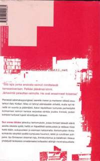 Sun onnes tähden, 2004. 2. painos.Irja Sinivaaran esikoisteos Sun onnes tähden on romaani, jonka voi lukea myös erillisinä novelleina. Lisäksi lukujen alut