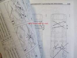 Mitsubishi Space Runner / Space Wagon &#039;99 Reparationshandbok för Kaross