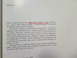 Perinteitä ja persoonia - Juhlakirja Turun Yliopiston täyttäessä 75 vuotta