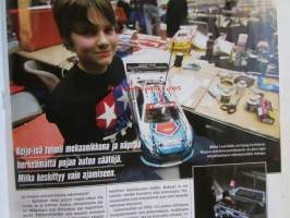 Vauhdin Maailma 2008 nr. 2 -mm. Kiiltokuvapojan todelliset kasvot. Hänestä tulee maailmanmestari. Kymmenen parasta Ferraria. Etusiipi uusiksi Paolo Filisetti.
