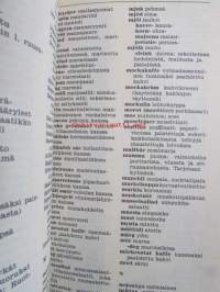 Ruokailemme kahdeksalla kielellä
