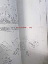 British Leyland Maxi 1500, 1750 an HL Parts Catalogue 1976 1st edition AKM 33 - varaosaluettelo
