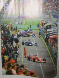 Vauhdin Maailma 2003 nr 2 -mm. Puheenaiheena rallicross, F1 2003, F1 autot, VM esittelee Jack Brabham, Merzario Ford A1, Jäärata SM Ylivieska, Ralli MM Monte
